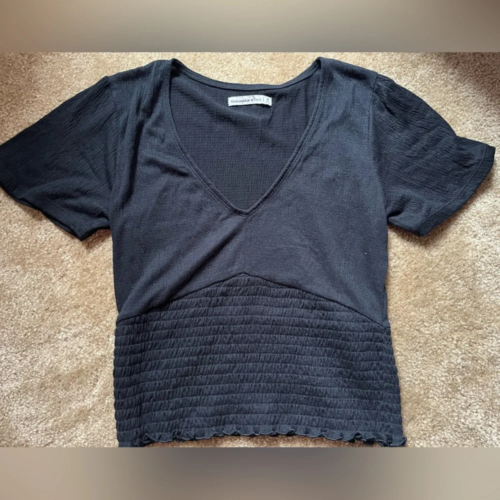 Abercrombie & Fitch knit top - Picture 1 of 3